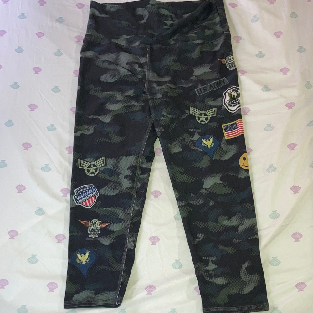 Evolution & Creation Camouflage Leggings with Patches